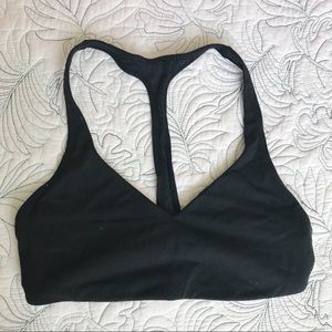 Lululemon t-back black sports bra // size 6 // euc